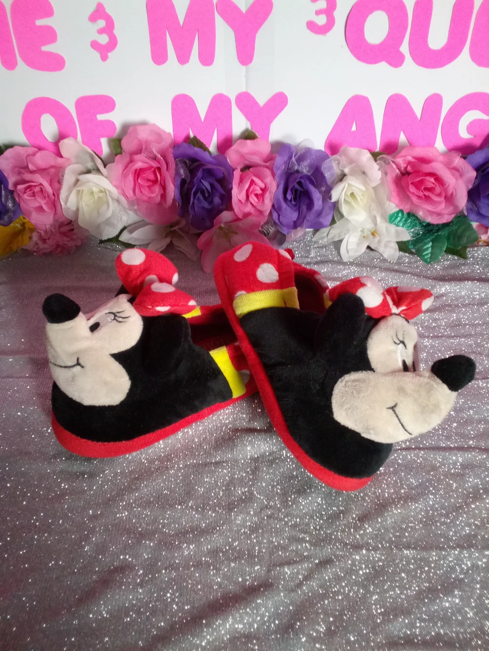 Disney Minnie Mouse Red White Black Plush Slippers